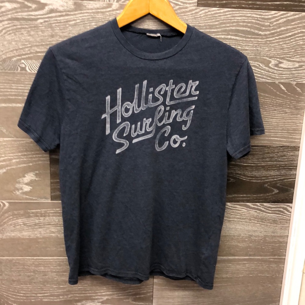 Hollister surfing t-shirt